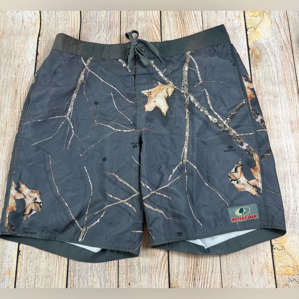 Men’s Mossy Oak Gray Brown Camo Leaves Lined Board Shorts Swim Trunks Size XL
